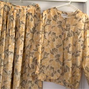 2/3/4 piece skirt and jacket. Optional 100% silk tops 1) yellow 1) green